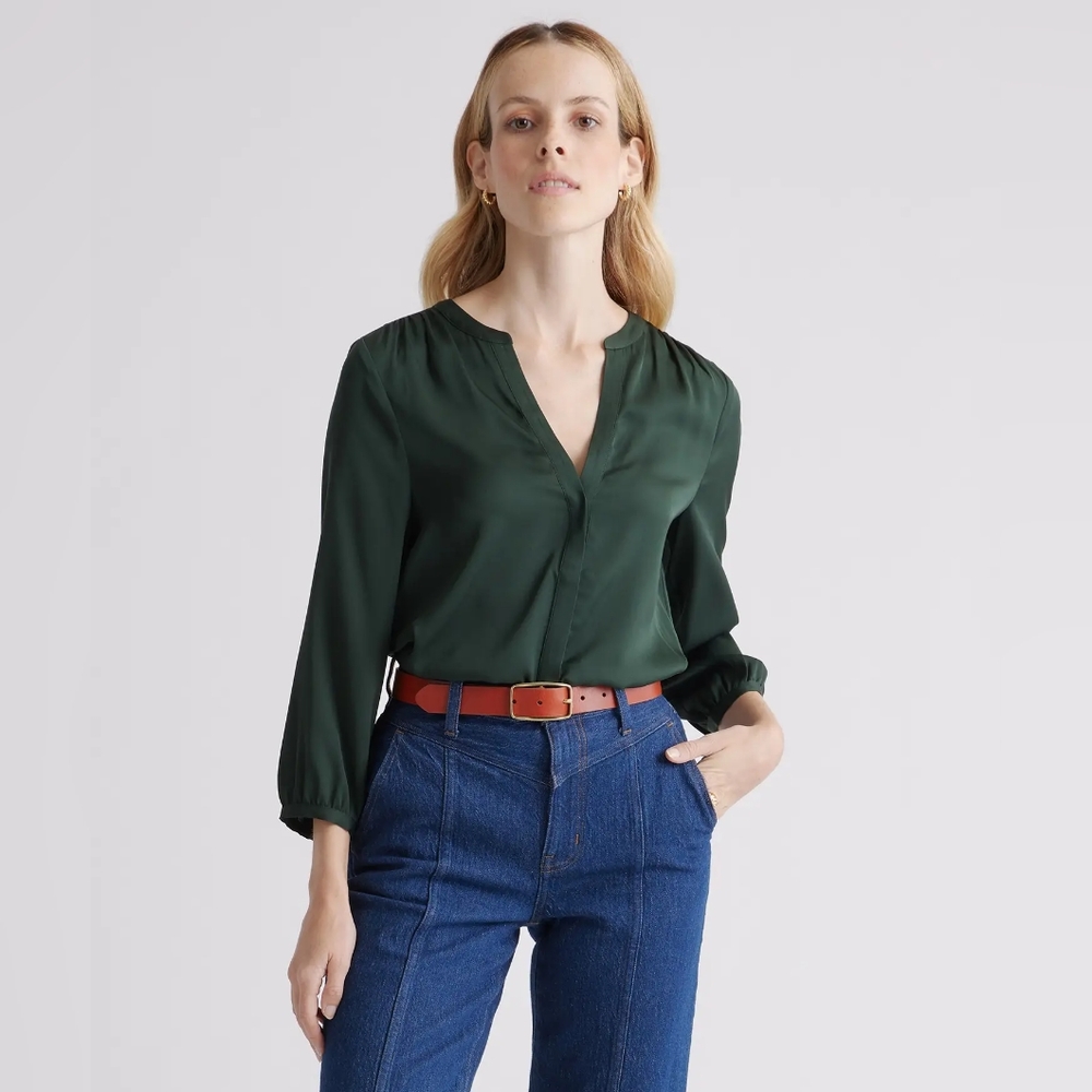 Washable stretch silk pleated back blouse